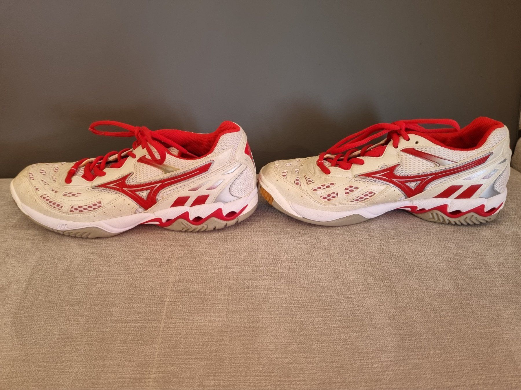 Scarpe da uomo: Turnschuhe Grösse 39 1/3 – Usato da Schönenwerd venduto da Chez_Mimi 1