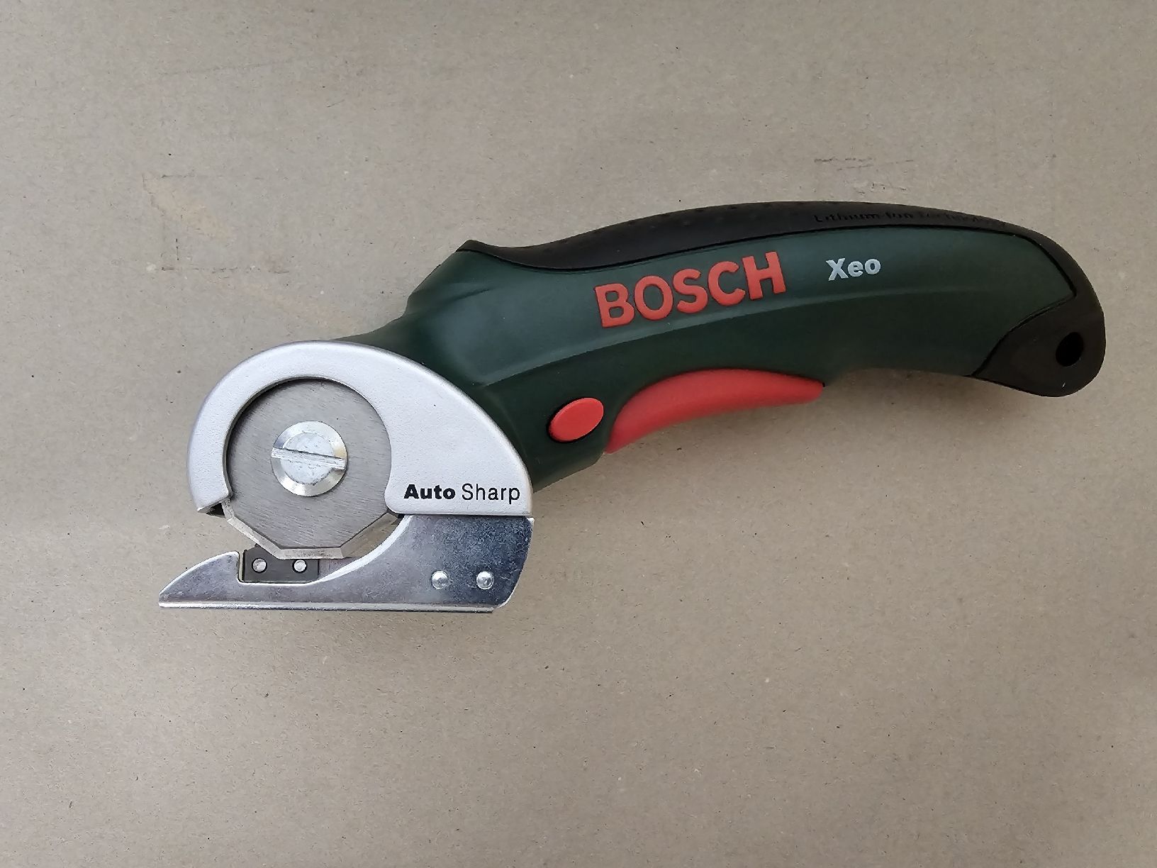 Bosch Tutti gli attrezzi: BOSCH Xeo Akku-Universalschneider – Nuovo (secondo la descrizione) da Bern venduto da MedoGaming 1