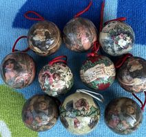 Boules de Noël vintage illustrées, parfaites pour décorer vo
