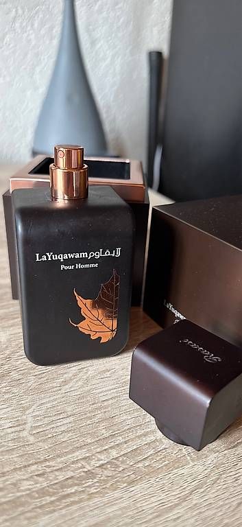 Parfum & Eau de Toilette: Parfüm Herren La Yuqawam – Gebraucht aus Schwanden i.E. von LuethiLeandro