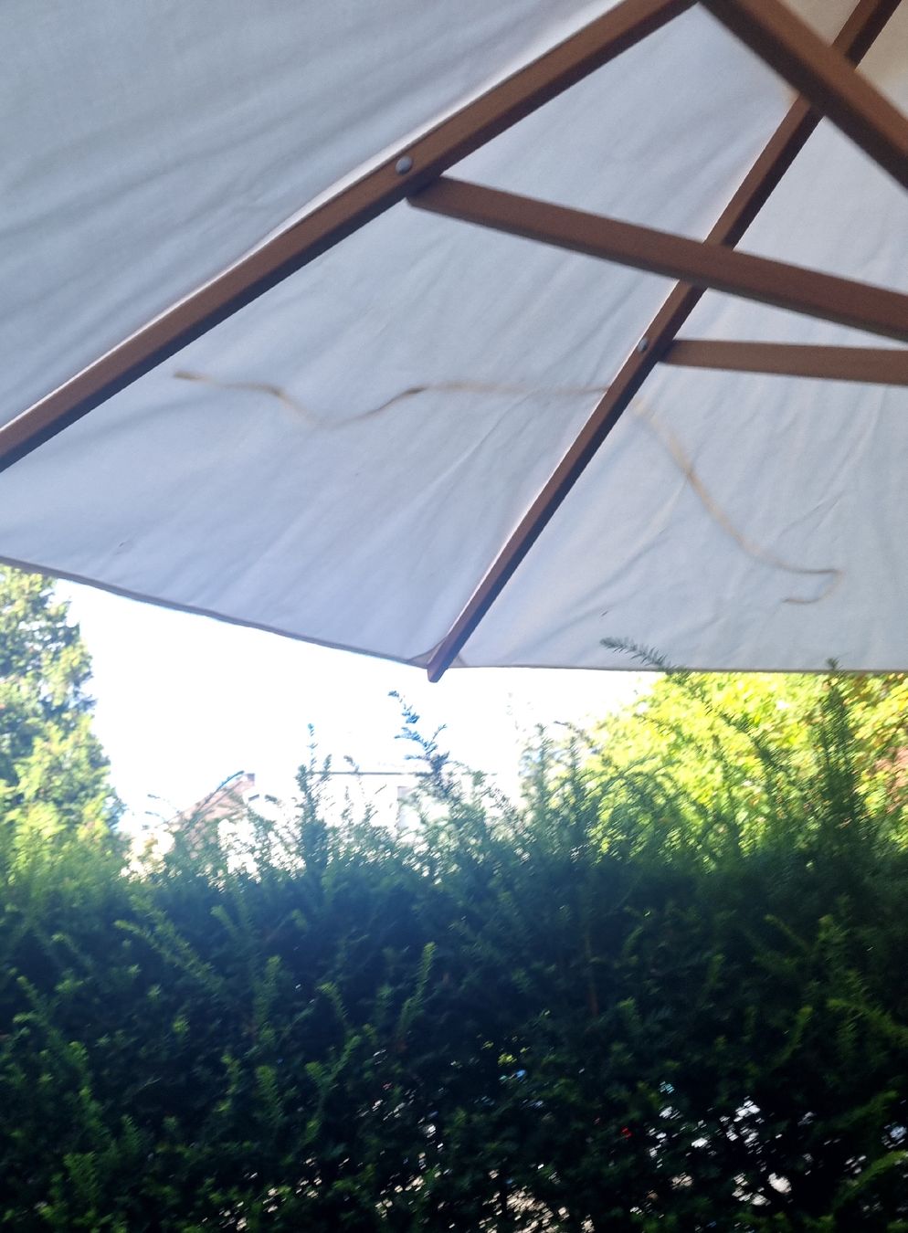 Parasols: Weisshäuptel Schirm mit Sockel mit Rollen – D'occasion à Zürich par eva4107 3