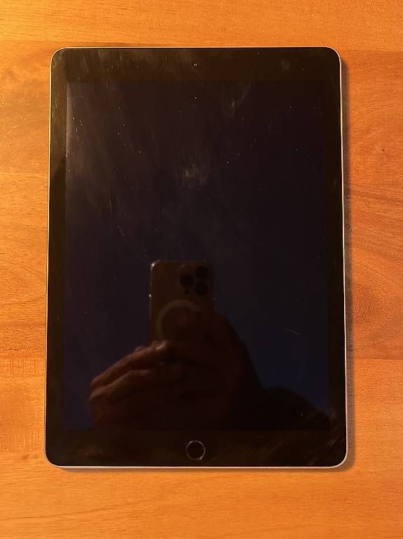 Apple Tablet PC: iPad Air 2  128 GB – Usato da Burgdorf venduto da thomasschweizer 1