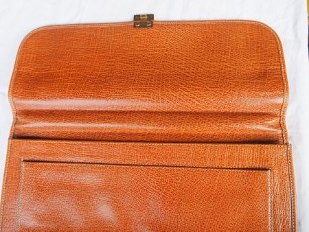Cartable de très très grande marque en cuir noble