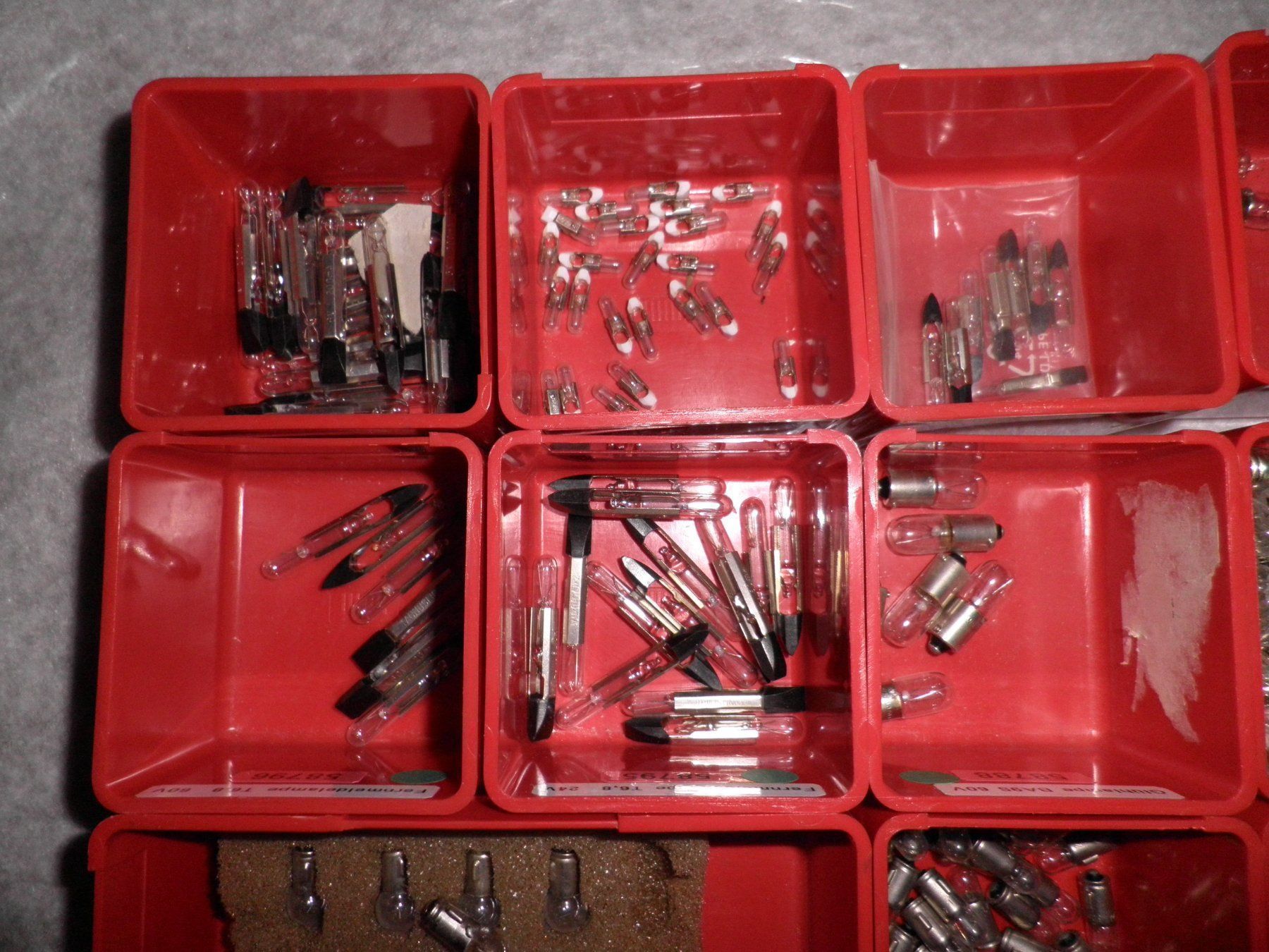 Elektronikbauteile: Schaltschrank Industrieleuchtmittel – Neu (gemäss Beschreibung) aus Oftringen von shoptwotrade 1