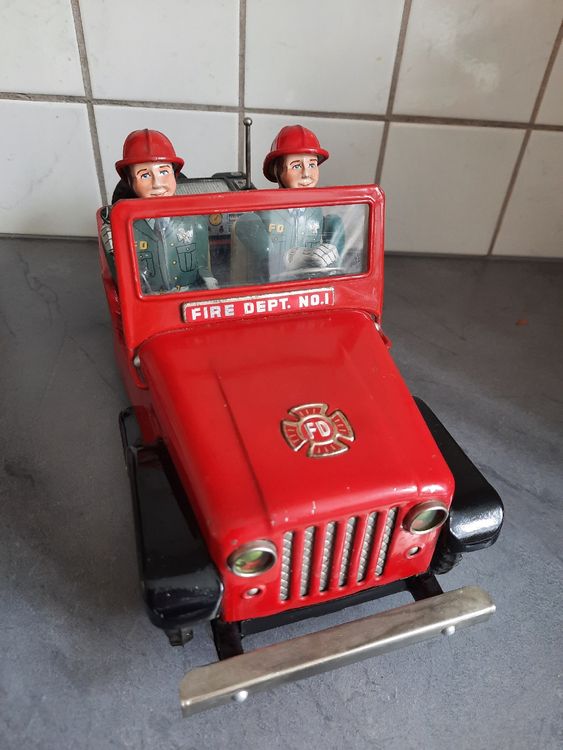MADE IN JAPAN 1960. FD NAMURA, JEEP de POMPIER, en TÔLE. 3