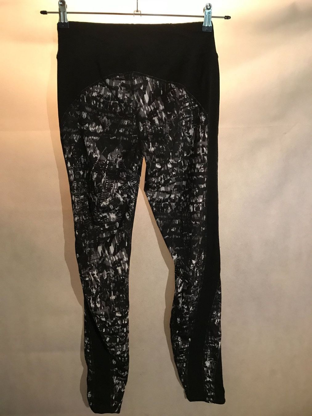 Leggings: Damen Sportleggings Grösse S. – Gebraucht aus Wagenhausen von vintagesecondhand 1
