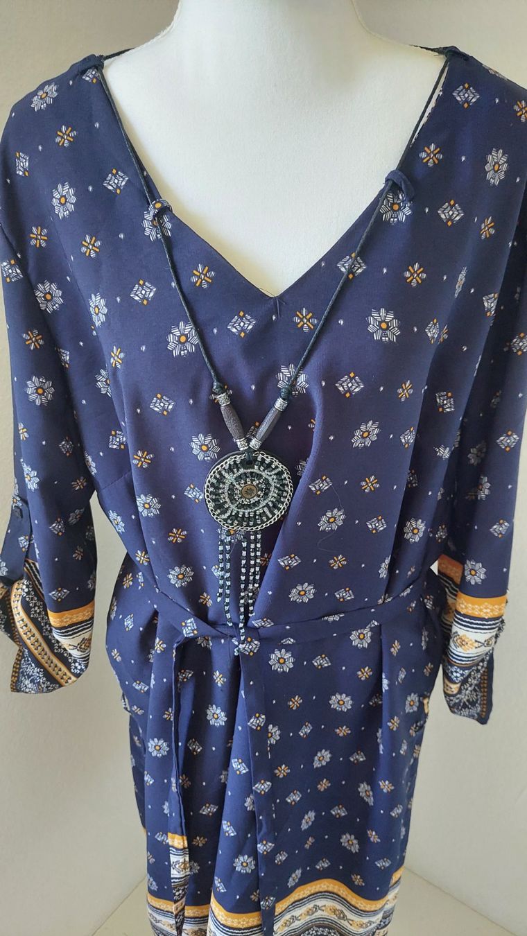 Robes: Kleid 44 – D'occasion à Adliswil par Boncoinsuisse