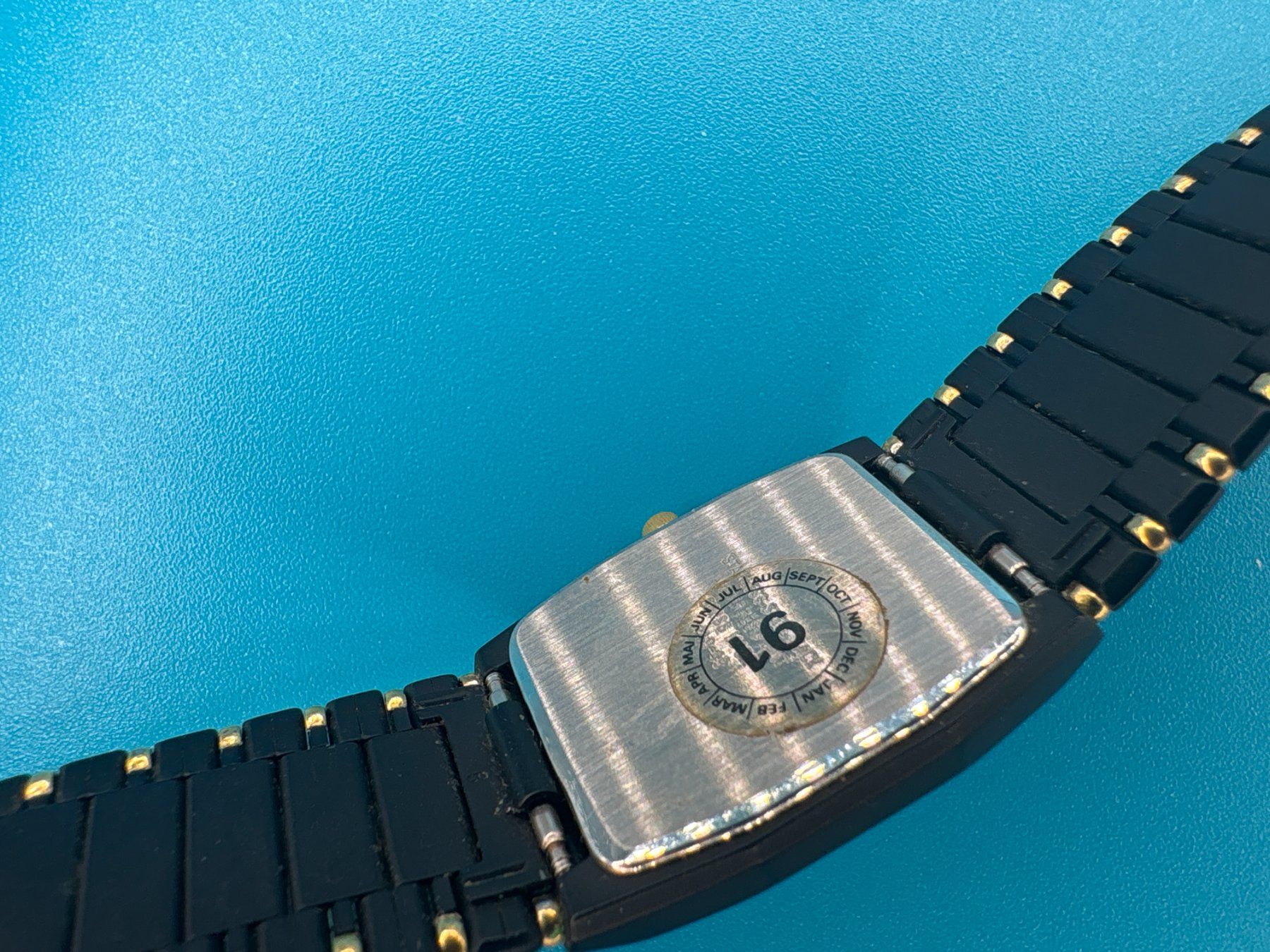 Continental Orologi: Continental Tank Uhr Quartz – Usato da Elgg venduto da Jo_Naj 5