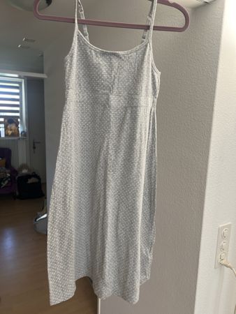 Nachtkleid mit Pünktchen, Grösse S/36.
