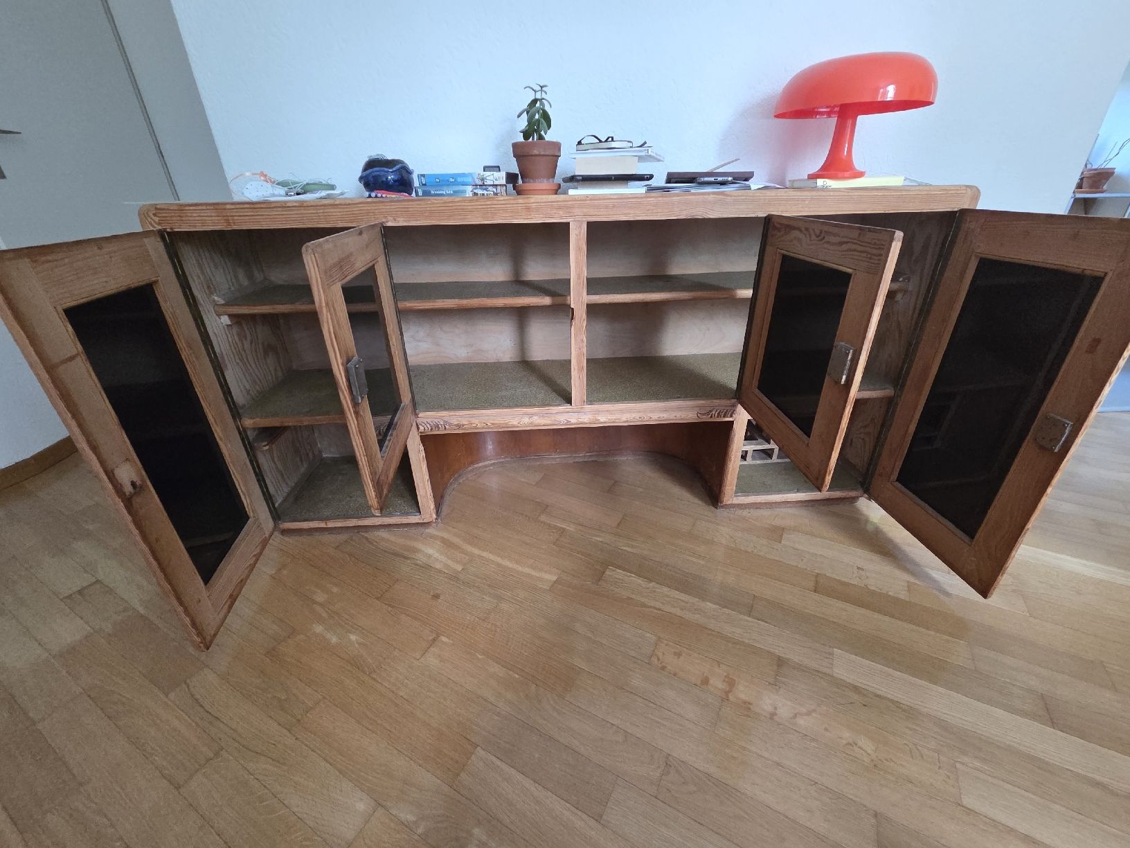 Cassettiere: Schönes Sidedeboard/Kommode aus Holz mit Schieferplatten – Usato da Luzern venduto da 18DolceVita92 1