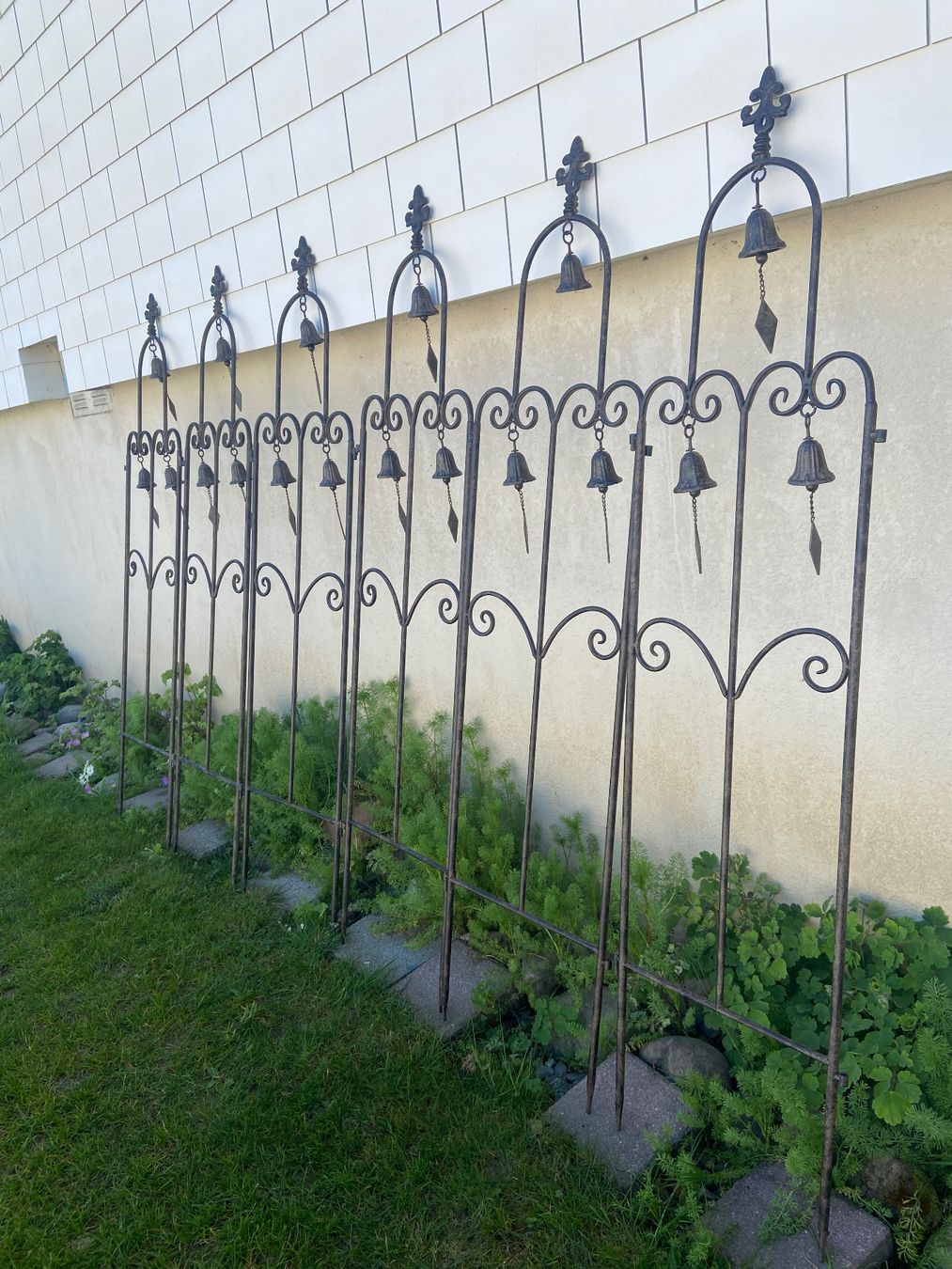 Altro in Decorazioni & Accessori: beautiful Schmiedeeiserner Gartenzaun mit Glocken – Nuovo e nell'imballaggio originale da Kriens venduto da Gallery-Vimala 1