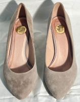 Pumps in Beige
