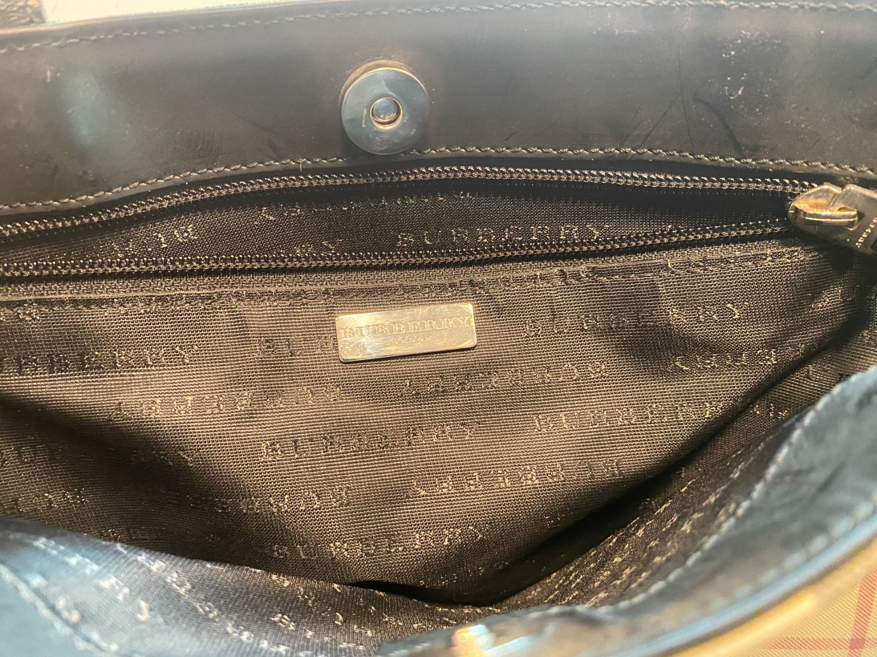 Burberry Borse da donna: Original Burberry Handtasche, Leder, Gratis Versand – Nuovo (secondo la descrizione) da Gümligen venduto da Primeselection 3