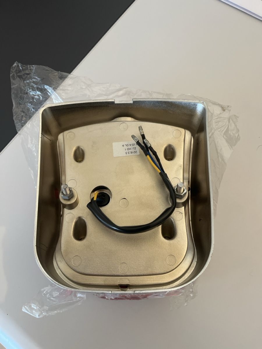 Vespa Scooter: Rücklicht Vespa – Nuovo (secondo la descrizione) da Stüsslingen venduto da Seeed 1