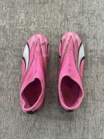 Chaussures de football roses Puma taille 38