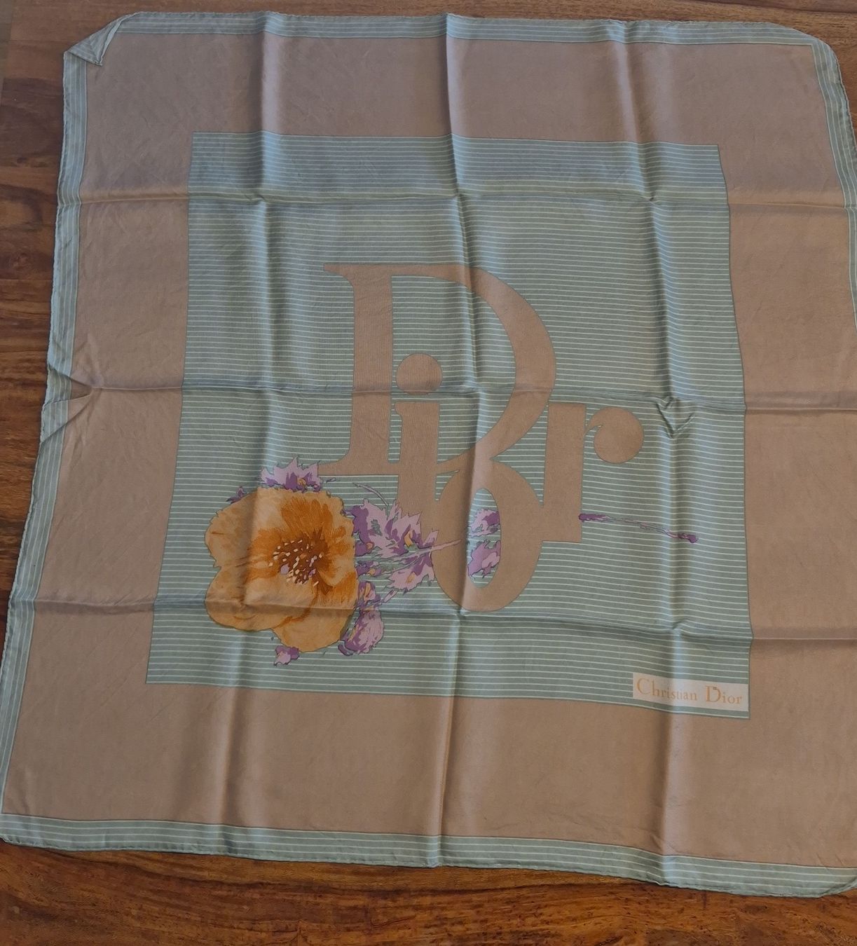 Dior Foulard & Sciarpe: Schönes Seidentuch Christian Dior – Usato da Bern venduto da Isabelle20