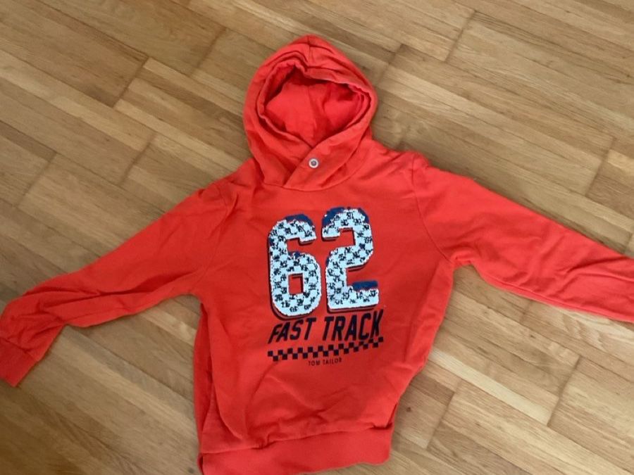 Tom Tailor Pullover & Sweatshirts: Houdy orange – Gebraucht aus Oberrohrdorf von ashley79