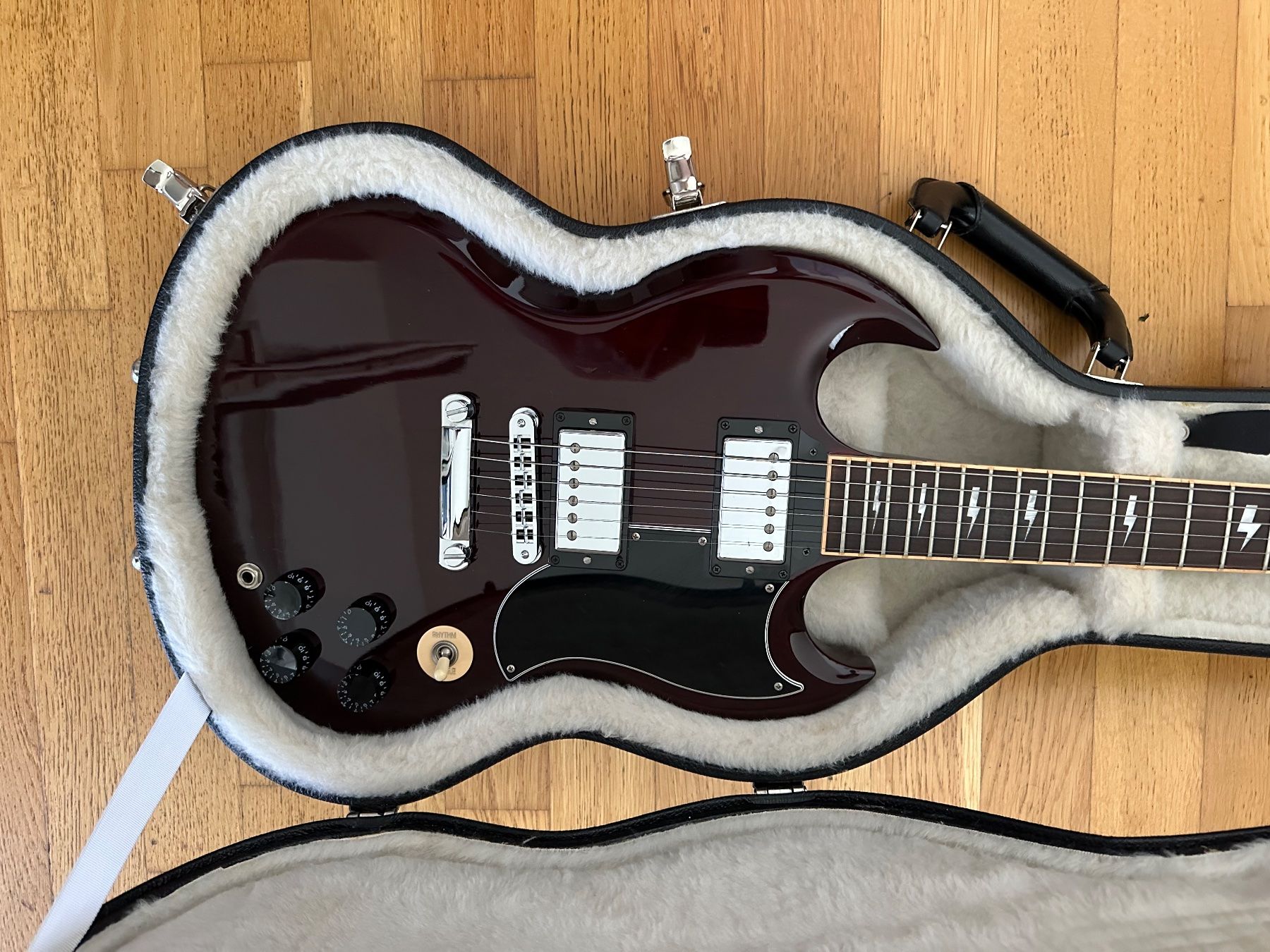 Gibson Strumenti musicali: Gibson SG Angus Young Signature – Usato da Basel venduto da M1ck 1