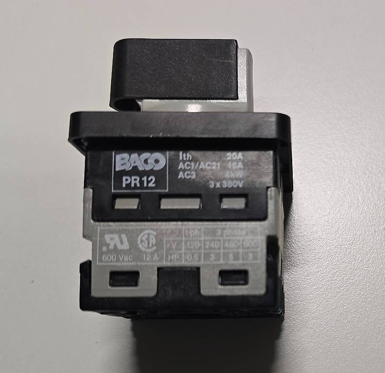 Componenti elettronici: Einbauschalter BACO PR12, 500 Volt / 12 A – Usato da Steinerberg venduto da Bcsbcs 2