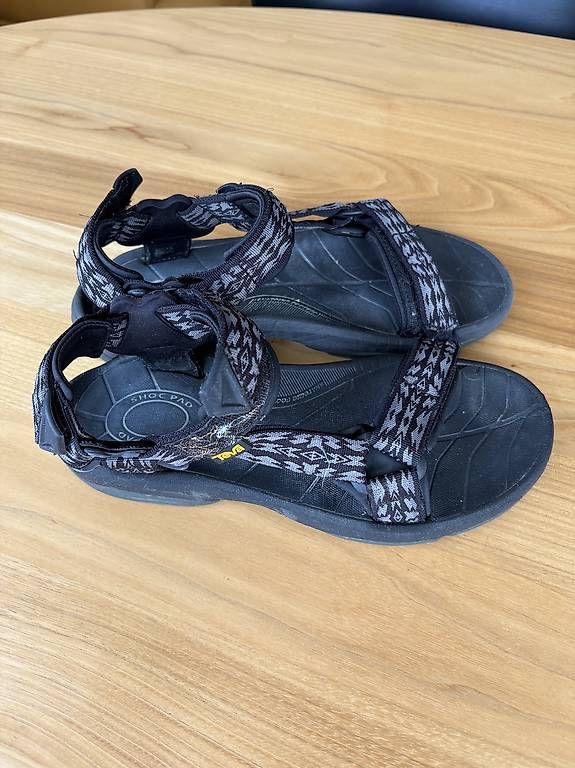 Scarpe da uomo: Teva 42 – Usato da Genève venduto da sandram02