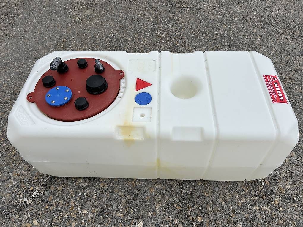 Accessori per altri veicoli: Réservoir 78 Litres – Usato da boudry venduto da jul_sv92