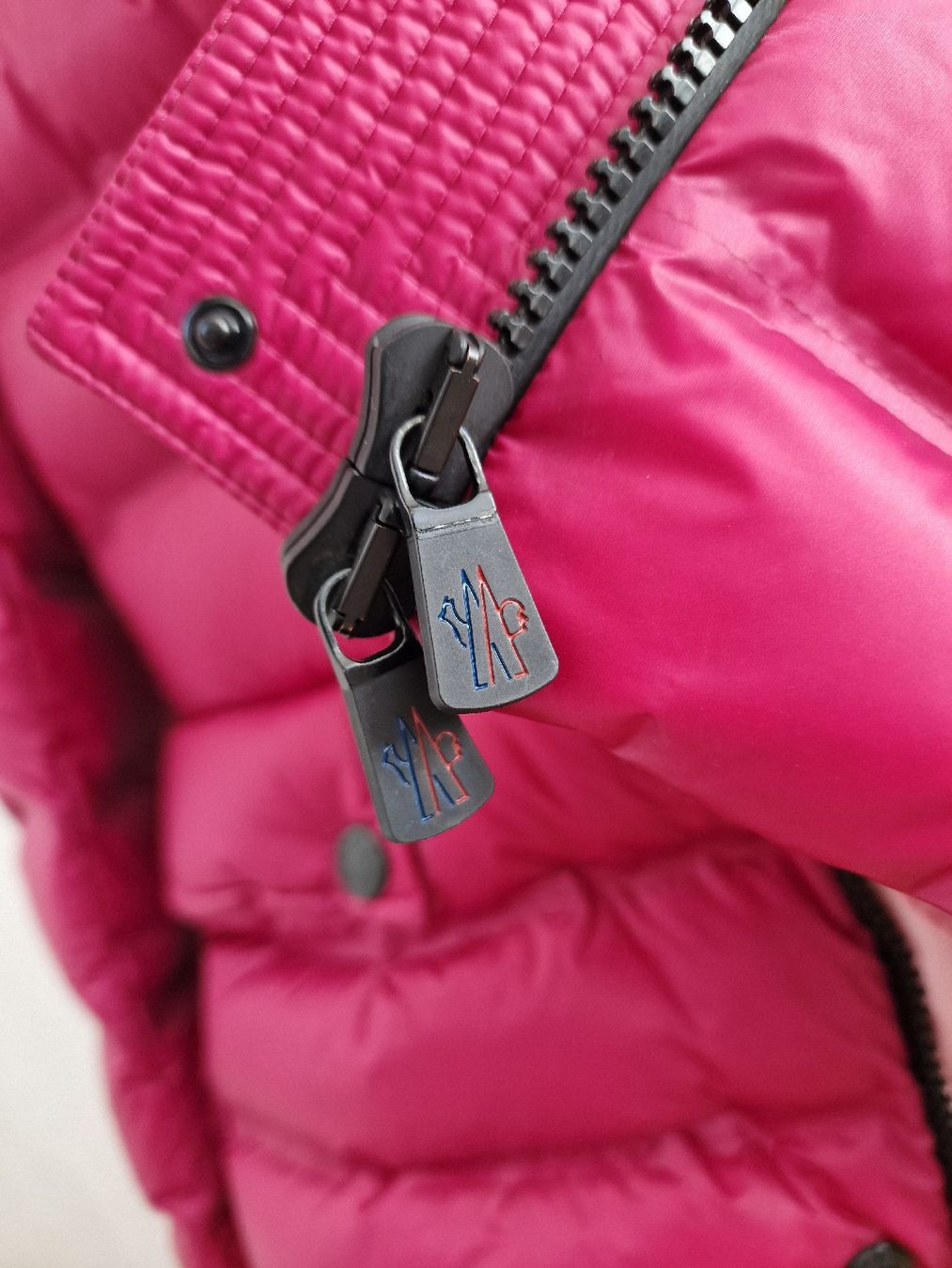 Moncler Jacken: Doudoune Moncler Grenoble "Armotech" – Gebraucht aus Yverdon-les-Bains von Ed9lude 4