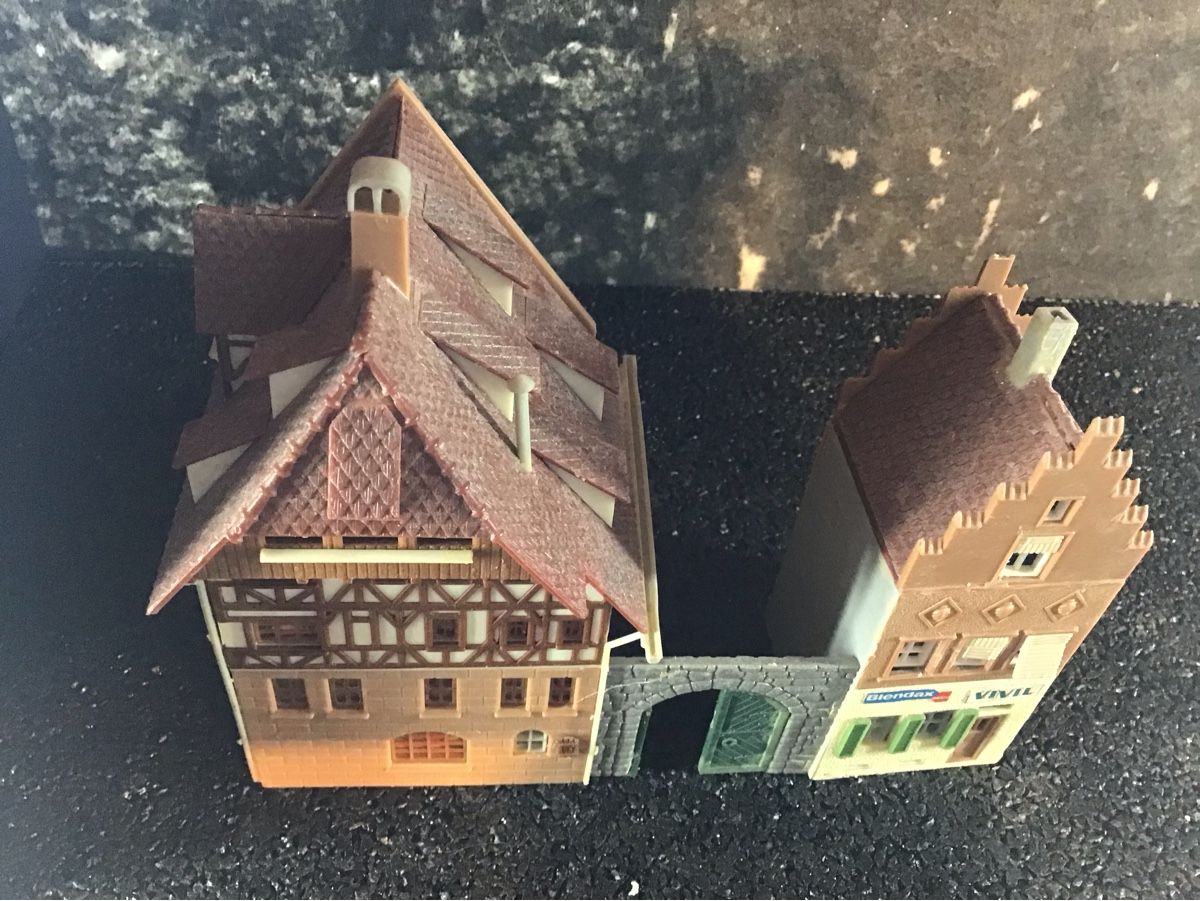 Kit di modellismo & Modellini statici: MODELL GEBÄUDE HAUS – Usato da Männedorf venduto da Spezial-Modelle 1