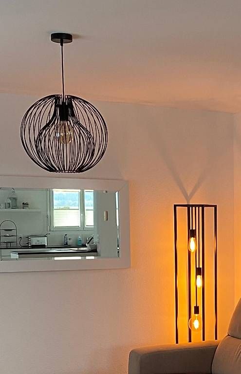 Lampen: Hängeleuchte und dazu passende Stehleuchte – Gebraucht aus Mühlau von ana_75z8
