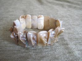 Extravagantes Muschel Armband