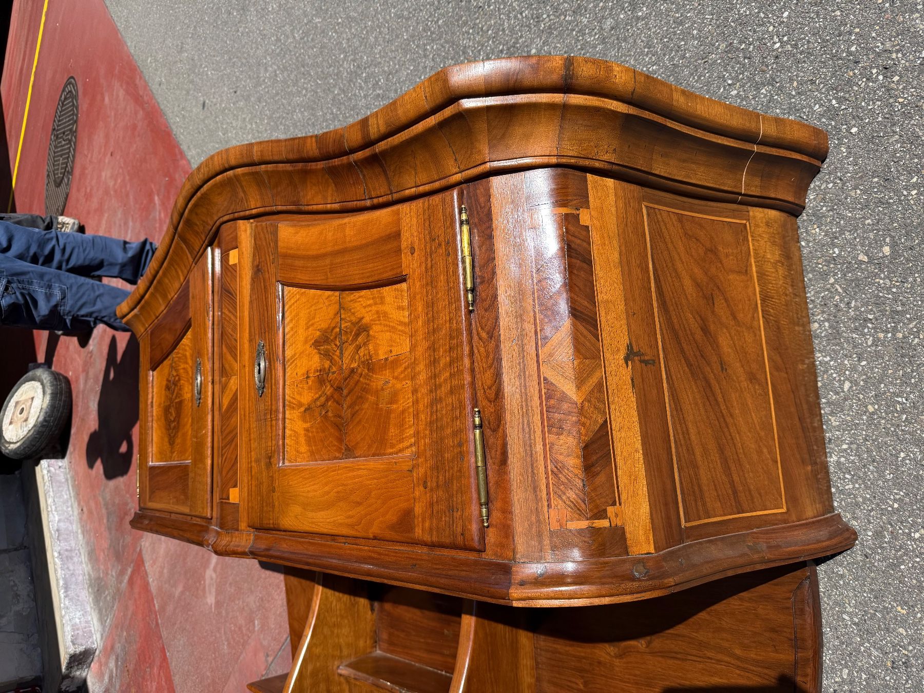 Credenze: Buffet Louis XVI  18 Jahrhundert   Nussbaum – Usato da Bretzwil venduto da neuguinea 8
