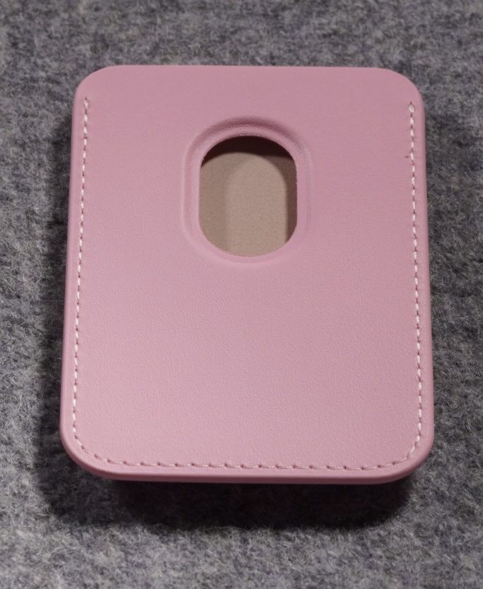 Altro in  Abbigliamento & Accessori: Magnetischer Kartenhalter für iPhone – Nuovo e nell'imballaggio originale da Winterthur venduto da Regton 1