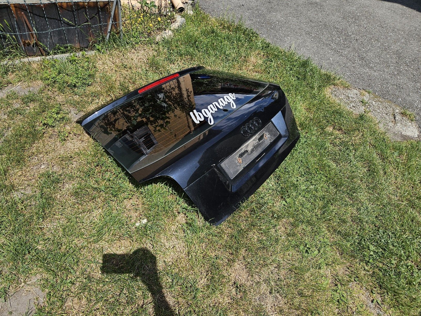 Audi Tutti pezzi di ricambio auto: Audi A3 8P Heckklappe Bj. 2007 Schwarz – Usato da Naters venduto da fab_2zx8 1