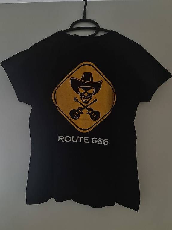 T-shirt: Downspirit Shirt, M – Usato da Opfikon venduto da rockqueen666 1