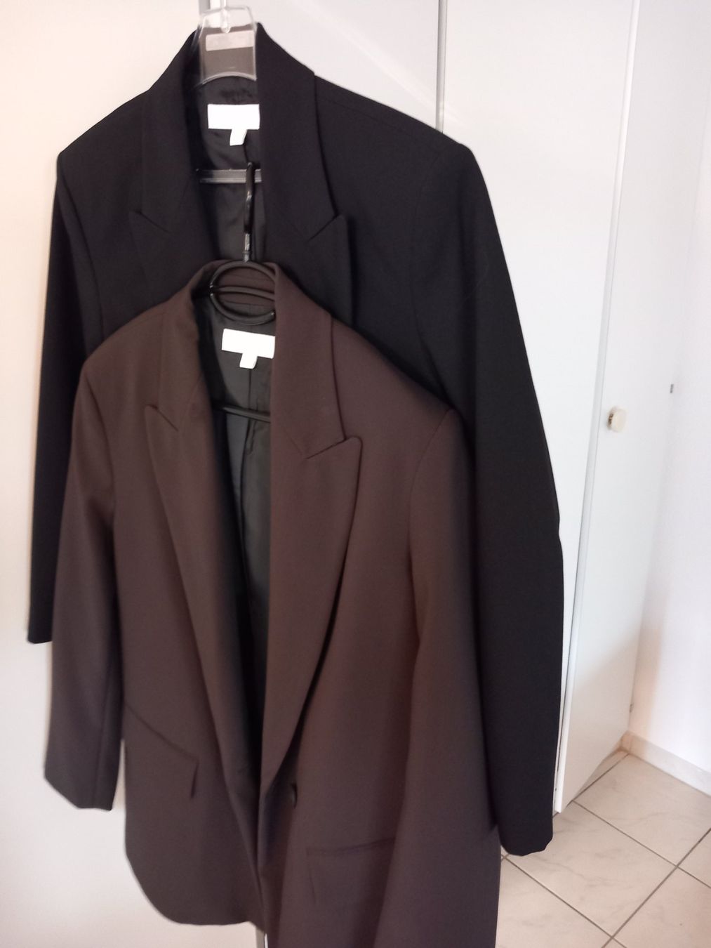 Zara Ensembles & Tailleurs: 2 Blazer – D'occasion à Givisiez par Reiffel 3