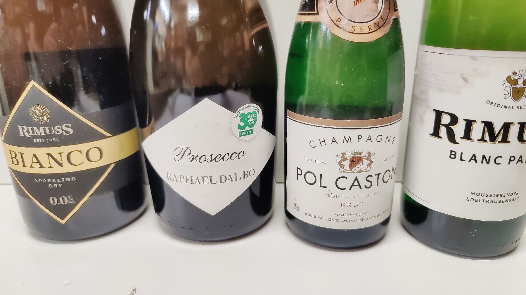 Vino: Sekt/Champagner 4 Stk. (LG) – Usato da Neuenhof venduto da SchnaeppliAllerlei 1