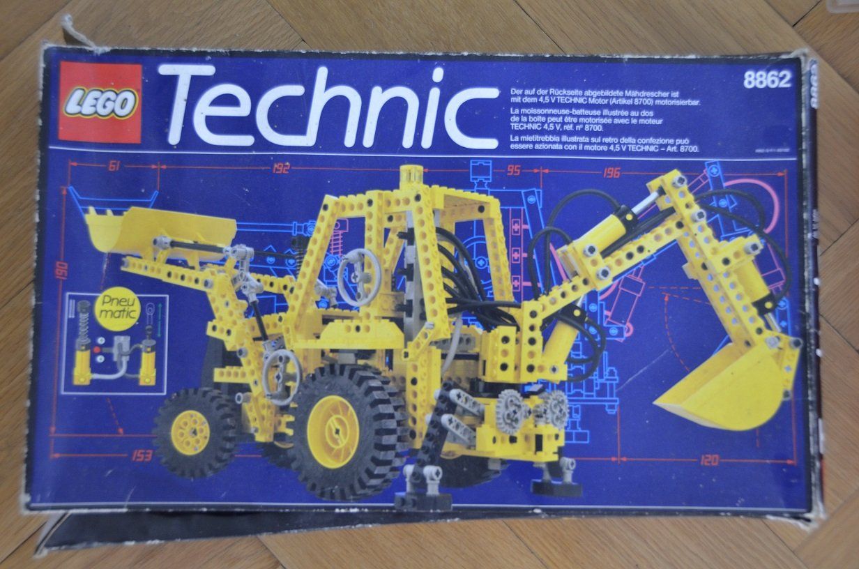 Lego Jouets: LEGO Technic 8862 Pneumatic 2 Modelle: Bagger + Mähdrescher – D'occasion à Zürich par kisten-karl