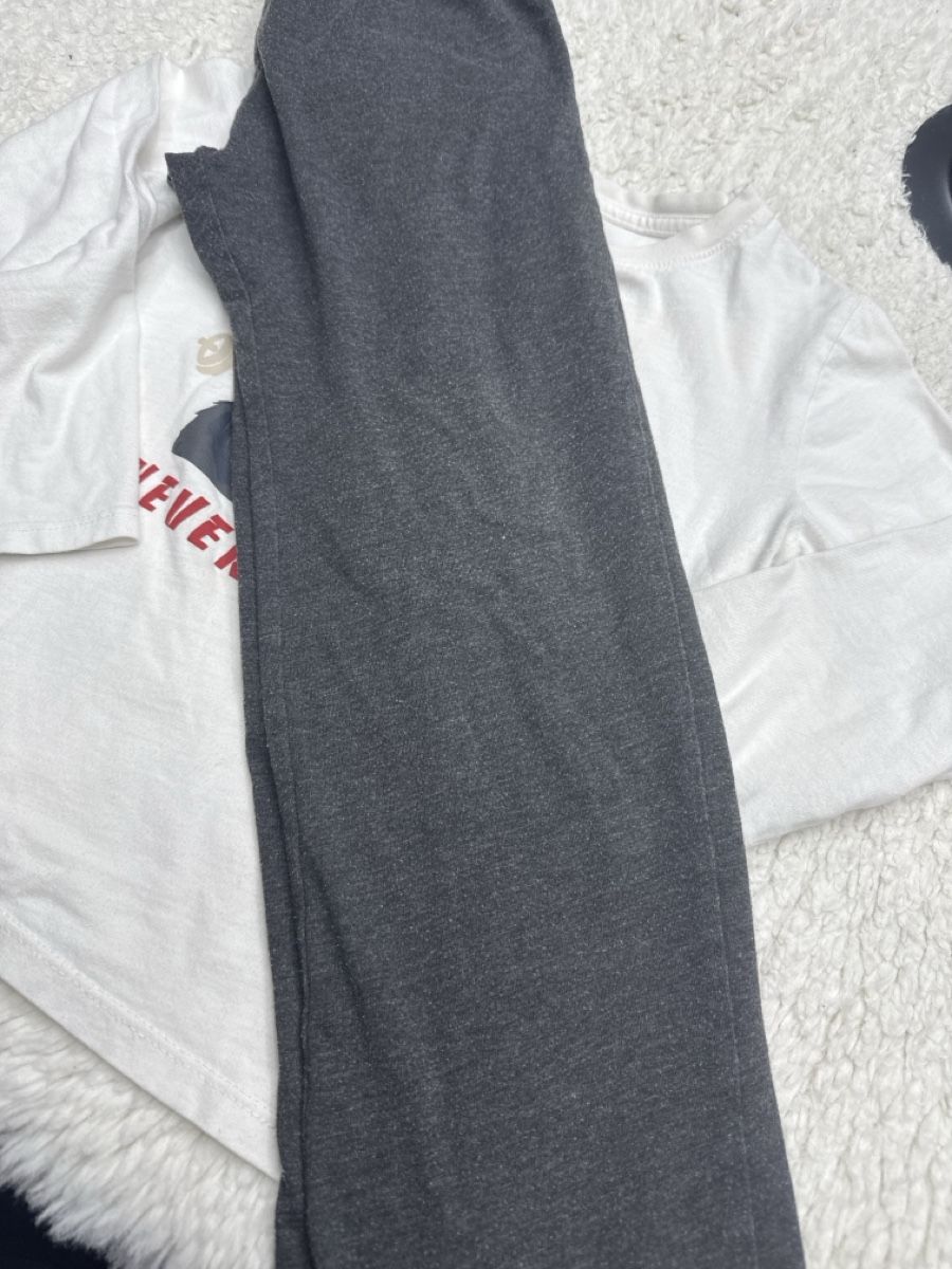Pyjamas & Ähnliches: Pyjama, taille 8 ans, – Gebraucht aus Chenens von anasantos90 3