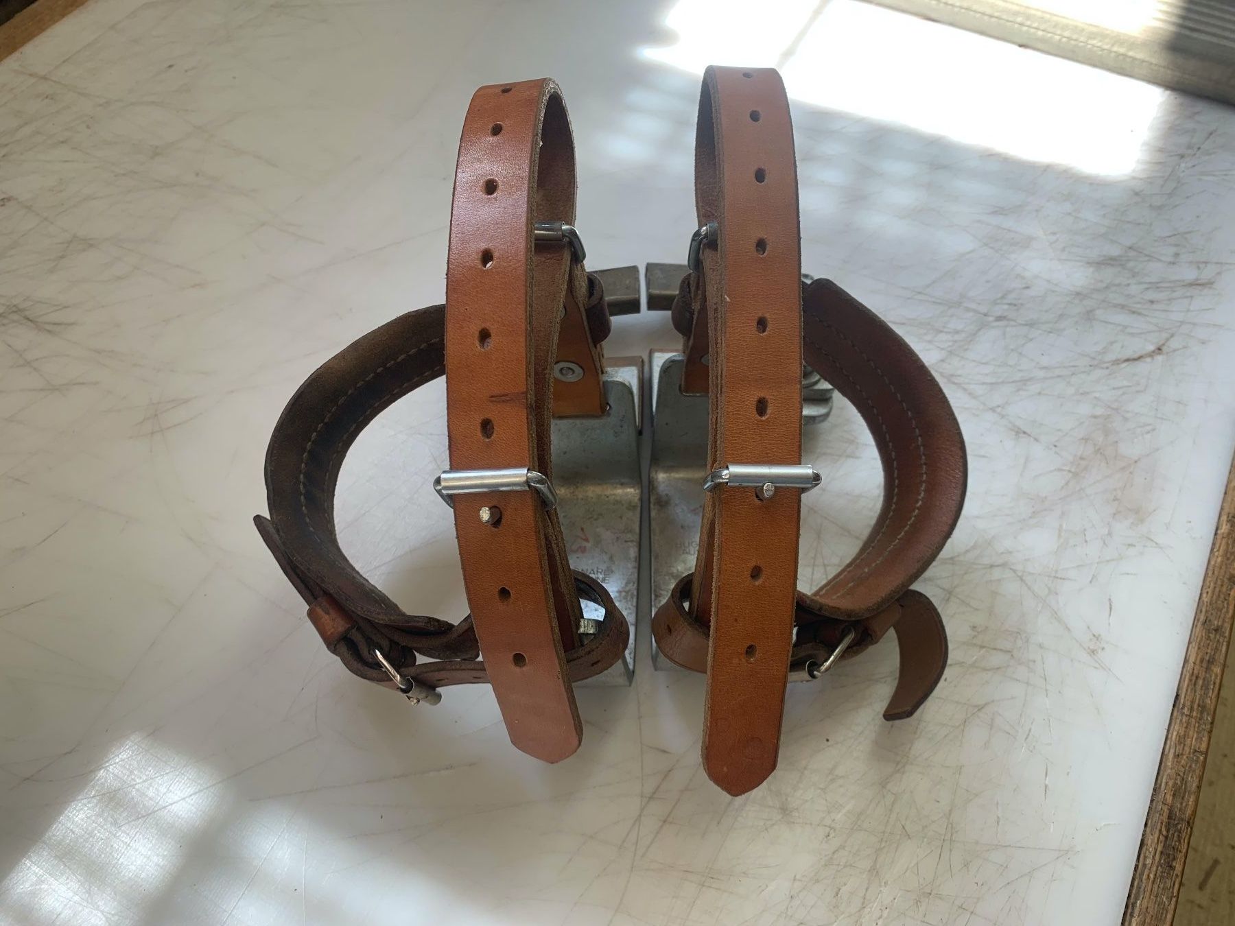 Sonstiges zum Bergsteigen & Wandern: Metallmast Steigeisen – Gebraucht aus Gossau SG von Ramona28
