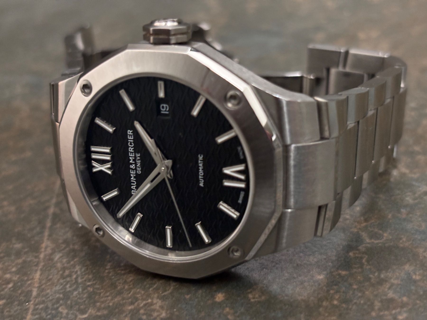 Baume & Mercier Uhren: Original Baume & Mercier Riviera Black Dial Automatic 42mm – Gebraucht aus Lengnau BE von 4ConsultingSolutions