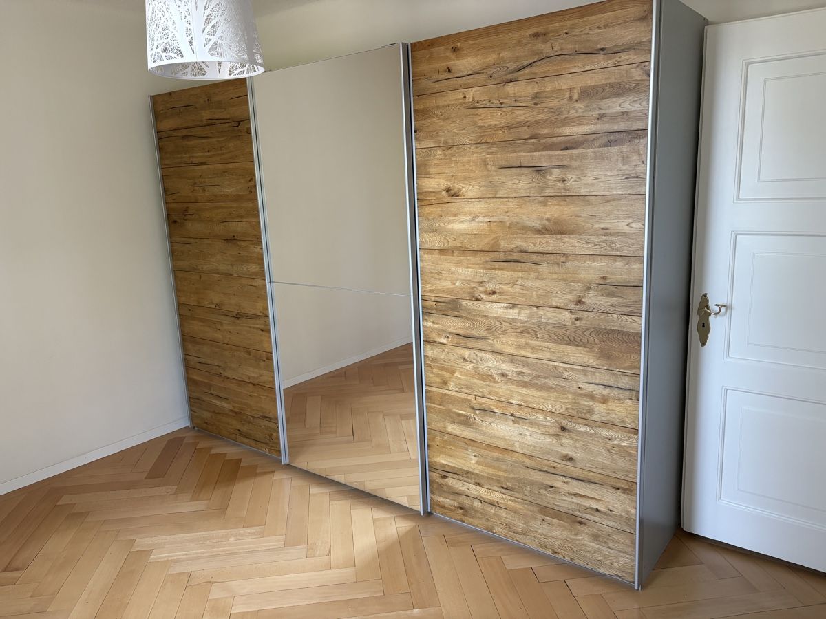 Armoires: Kleiderschrank – D'occasion à Solothurn par elektro2011