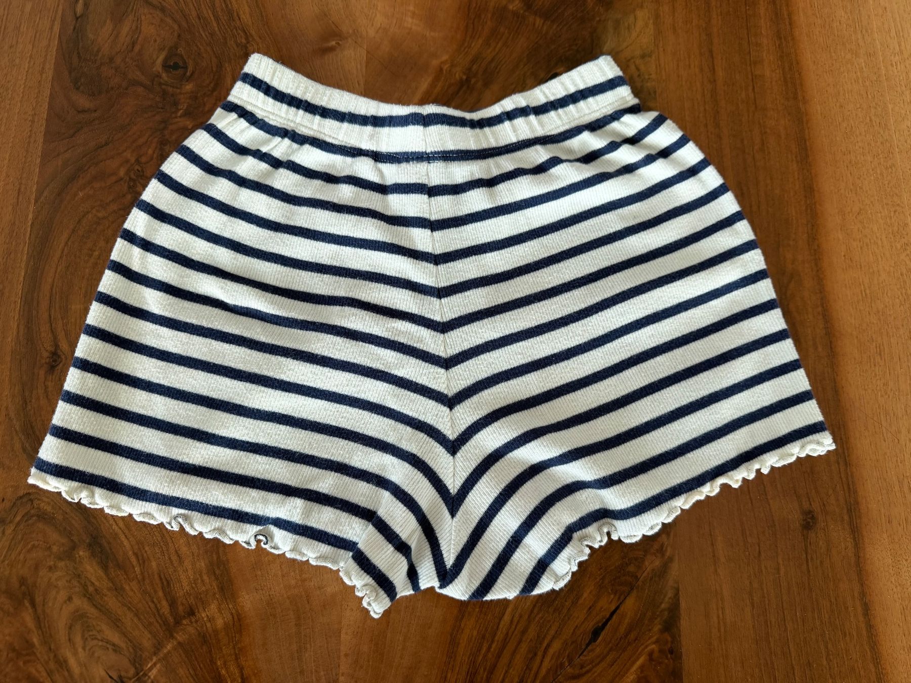 Next Hosen: Shorts, Next, Grösse 104 – Gebraucht aus Haslen AI von s176 4