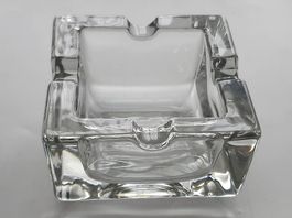 Aschenbercher aus Glas, viereckig