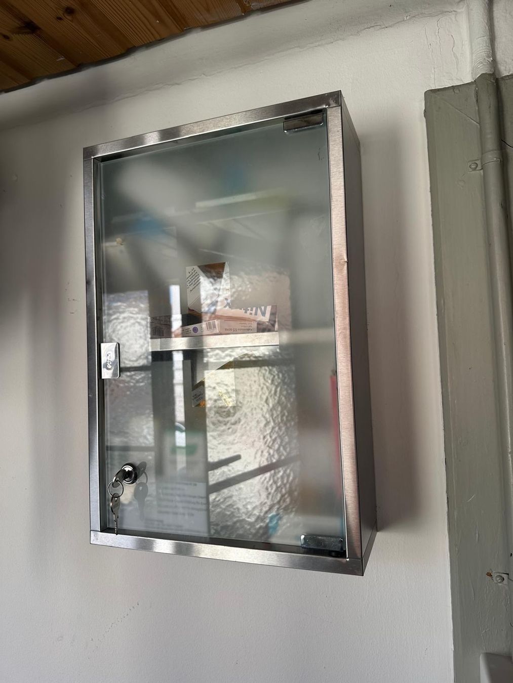 Armadi: Apothekenschrank / Wandschrank – Usato da Islisberg venduto da celinengel 1