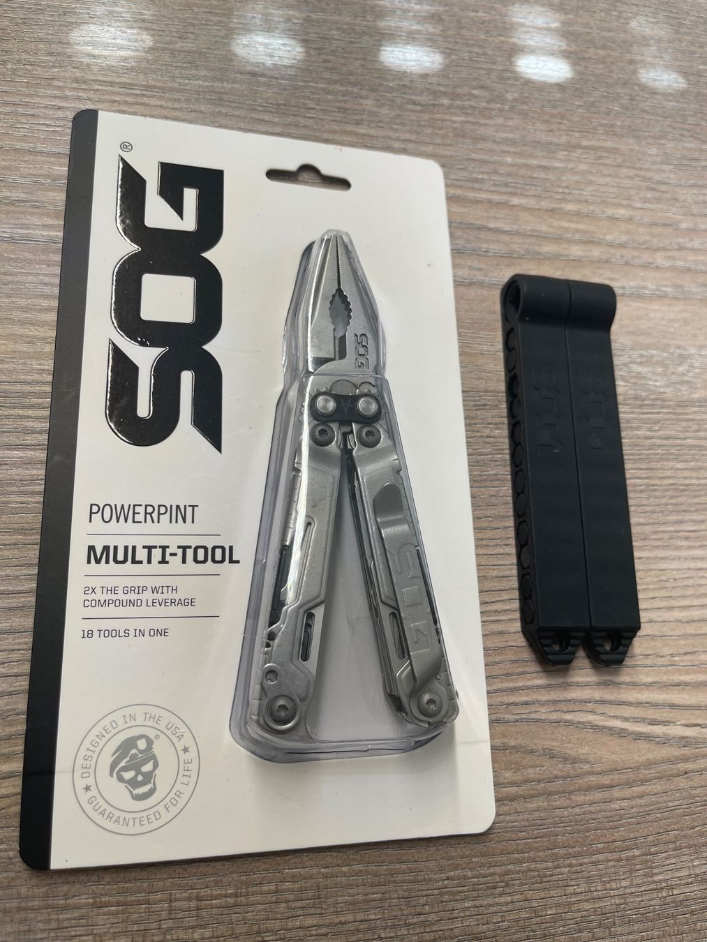Tutti gli attrezzi: SOG Power Pint Mini Multitool + Bit-Set Neu! – Nuovo (secondo la descrizione) da Aesch BL venduto da CollectorsBest
