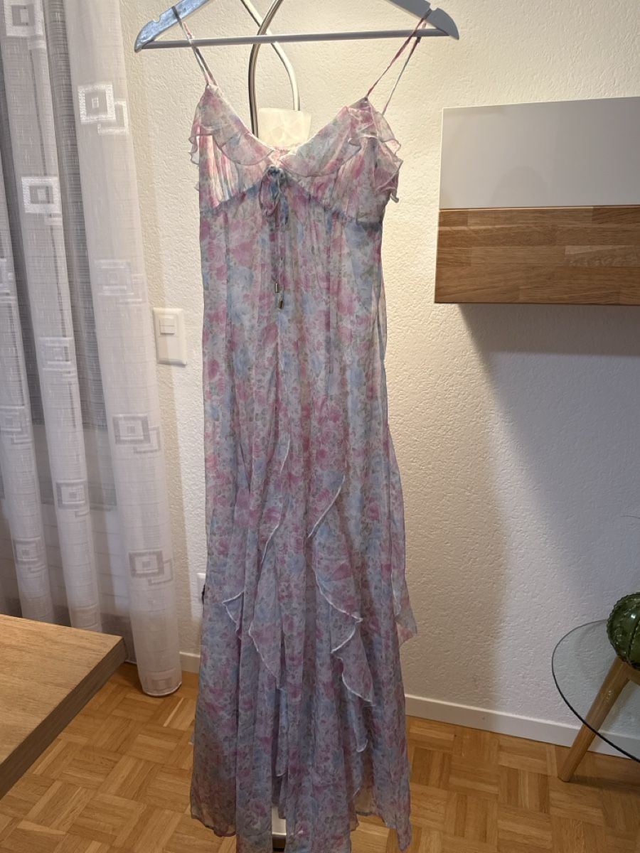 Kleider: Langes Kleid Blumenmuster Grösse 34 neuwertig – Neu (gemäss Beschreibung) aus Langenthal von raz_q7jm 1