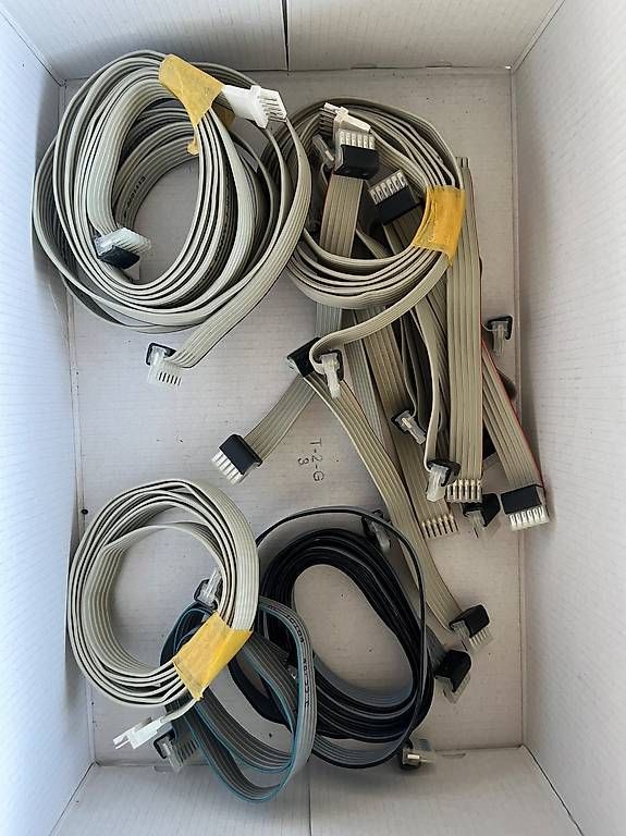 Viessmann Modellini di ferrovie: Viessmann & Märklin Decoder Paket 20+ Stück + S88 Kabel – Usato da Winterthur venduto da PS-Models 1