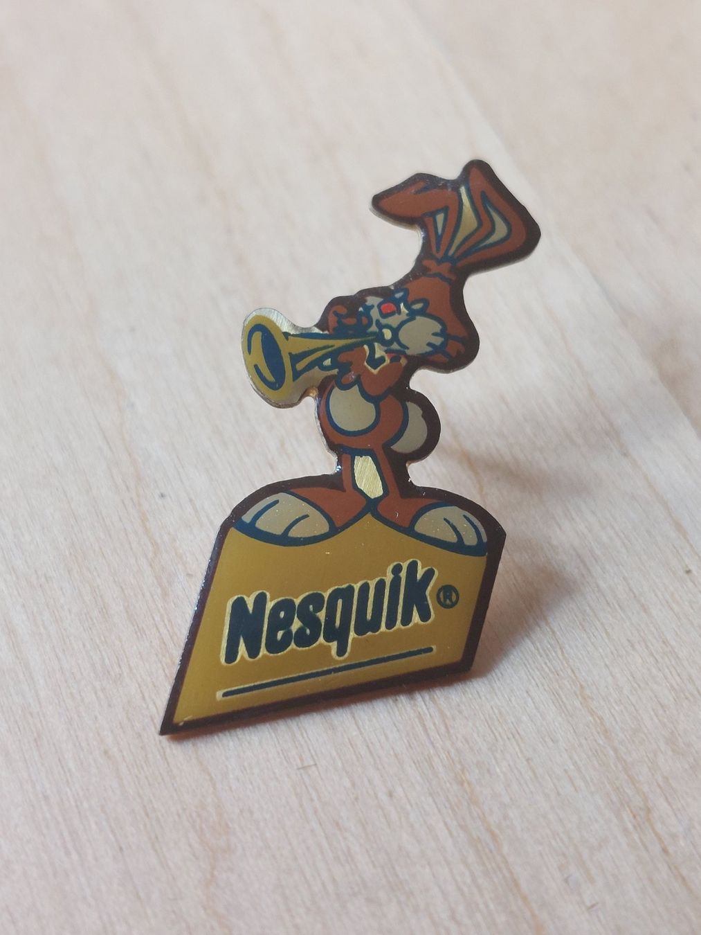 Placchette & Badge: NESQUIK  -  PIN – Usato da Gipf - Oberfrick venduto da Esnoopy 2