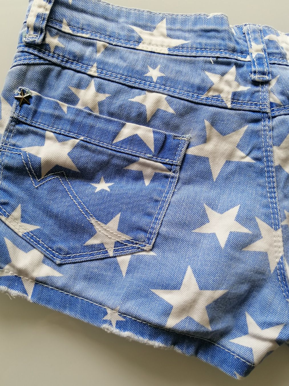 Tally Weijl Pantaloni: Hot-pants blau mit weissen Sternen – Usato da Biel/Bienne venduto da M.D.C 2