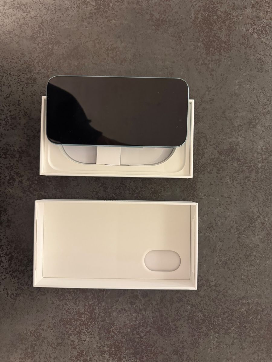 Apple Portables: Apple IPhone 16 128 GB  – D'occasion à Gentilino par ant_g5h9 1