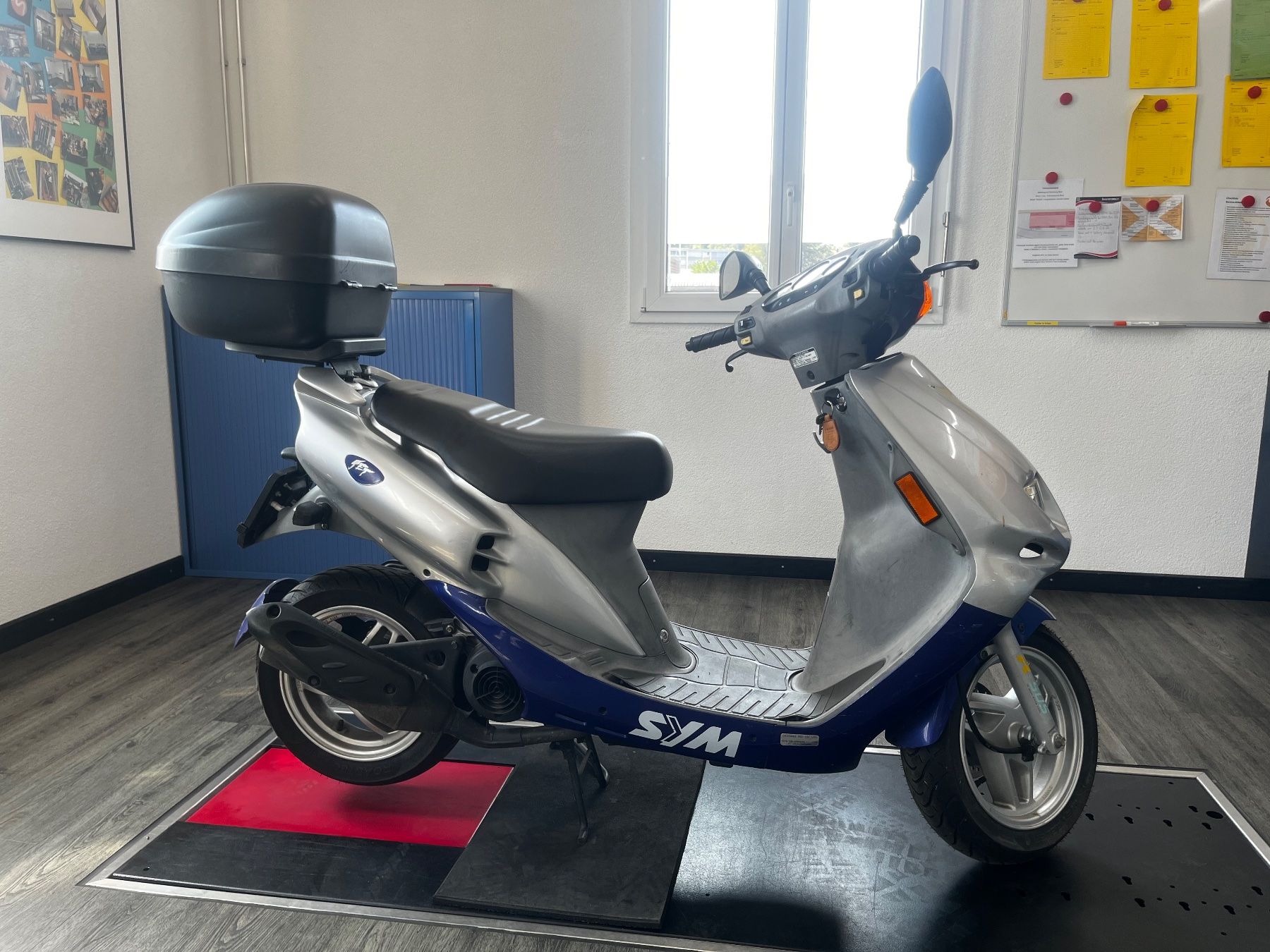 Sym Scooter: Roller SYM Jet  50ccm  mit Topcase – Difettoso da Laufen venduto da Dreier_Motos_AG